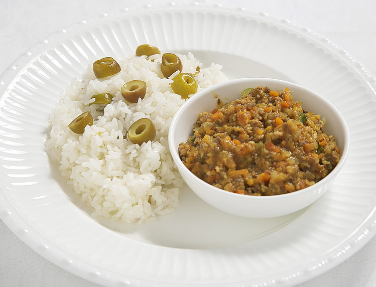 オリーブづくしの夏野菜たっぷりキーマカレー